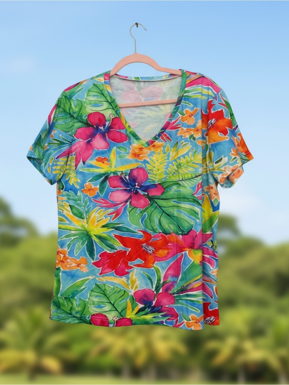 Tropical Floral V-Neck Women's Tee • NWOT • 23" p2p, 26" length